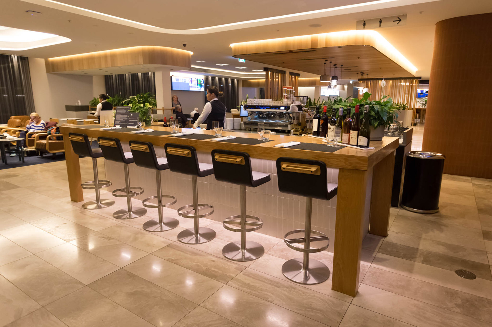 QantasLounges Perth 001