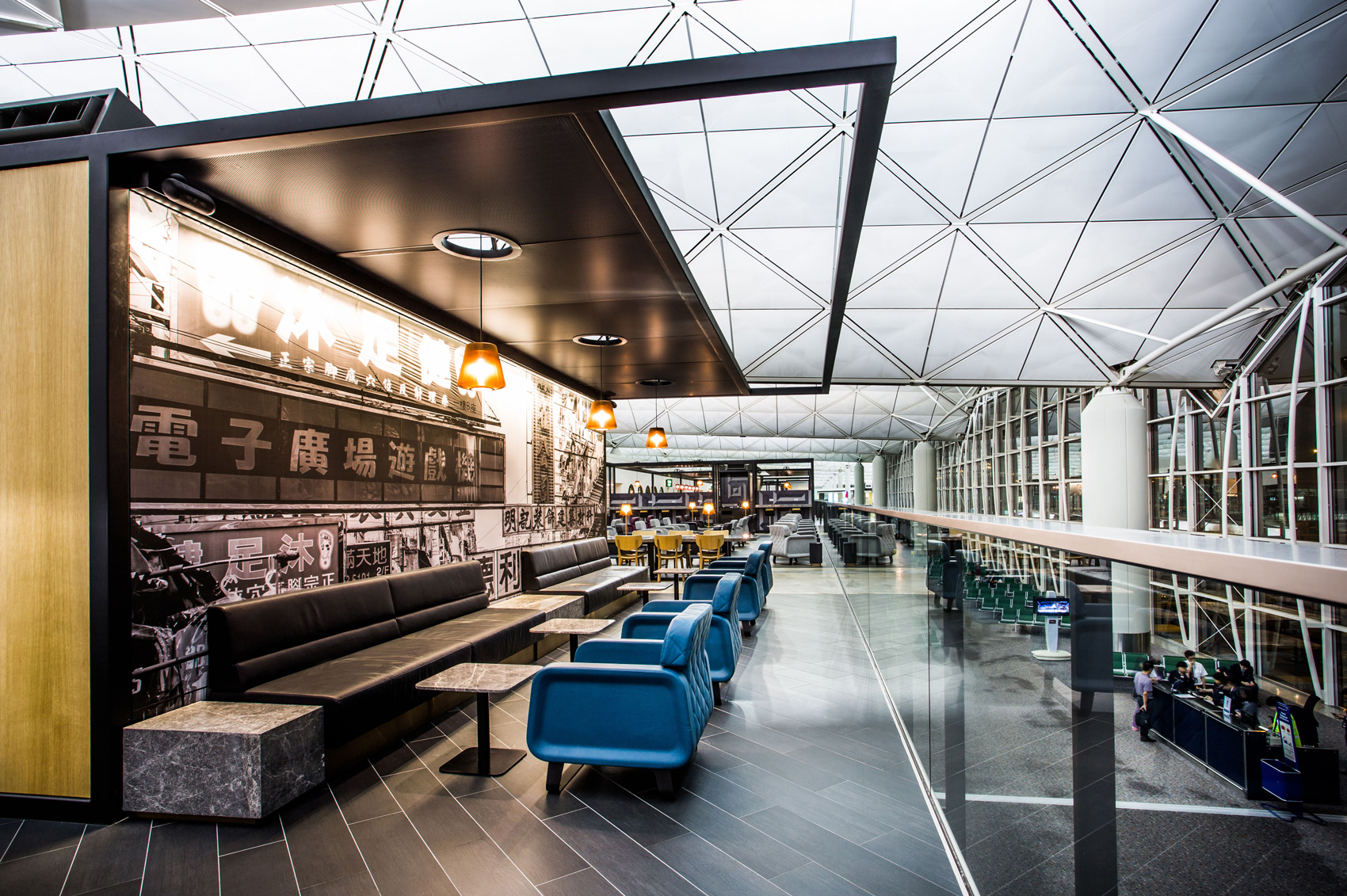Qantas Lounge HongLong 011