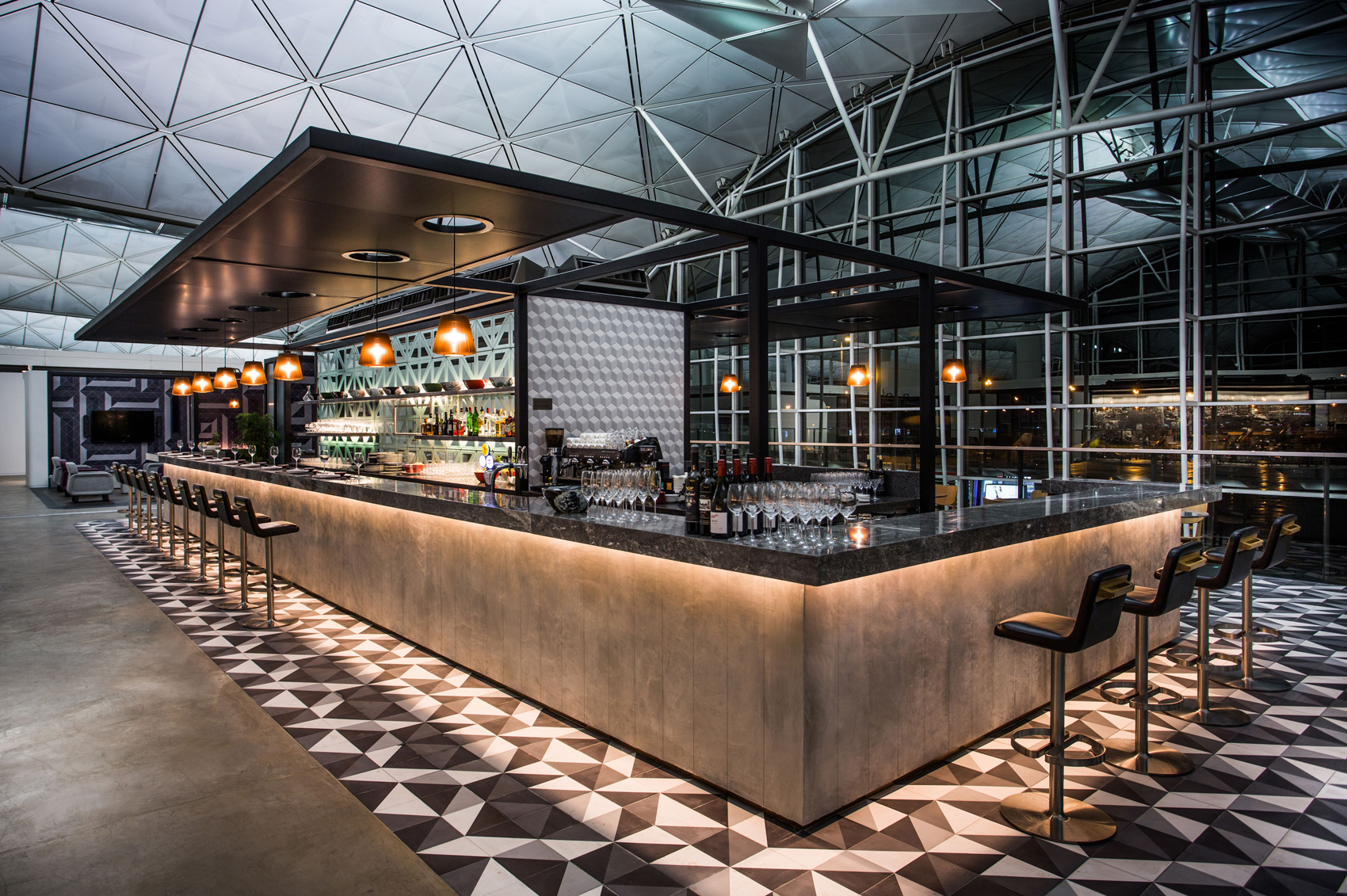 Qantas Lounge HongLong 03