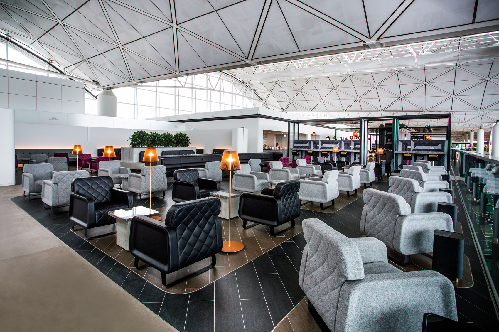 Qantas Lounge HongLong 08